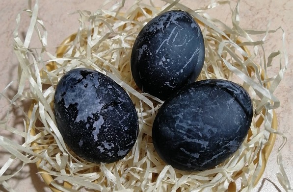 яйця чорні
