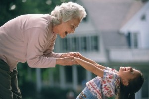 дети и бабушка